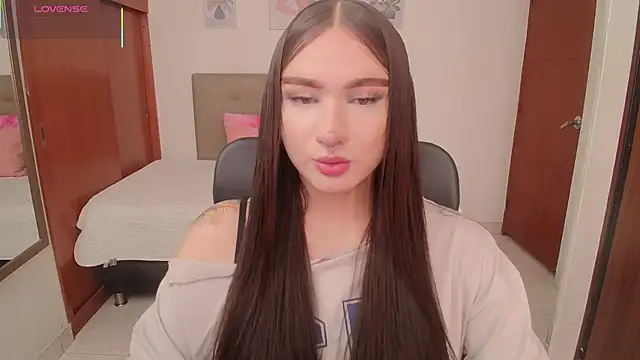 Snapshot of Miley_Baker chatting on 01/15/26, 02:42 Miley Baker online show from 01/15/26, 02:42