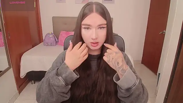 Snapshot of Miley_Baker chatting on 02/16/26, 04:16 Miley Baker online show from 02/16/26, 04:16