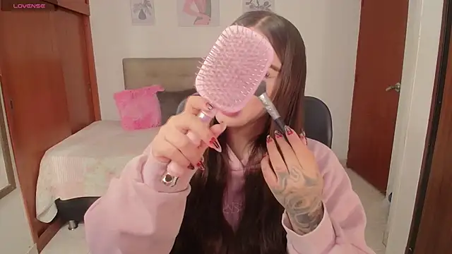 Miley Baker online show from 10/27/25, 04:19