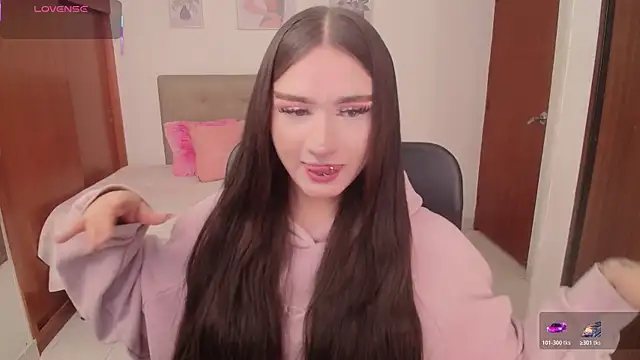 Snapshot of Miley_Baker chatting on 12/22/25, 03:56 Miley Baker online show from 12/22/25, 03:56