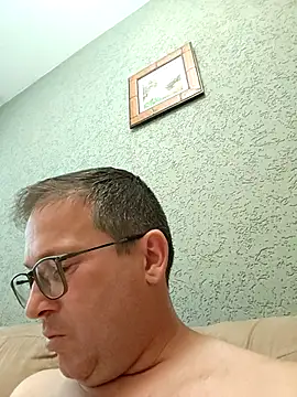 tavio1 online show from 04/18/26, 07:58