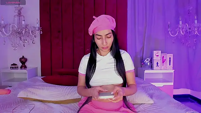 Snapshot of Selenee- chatting on 11/27/25, 03:12 Selenee- online show from 11/27/25, 03:12