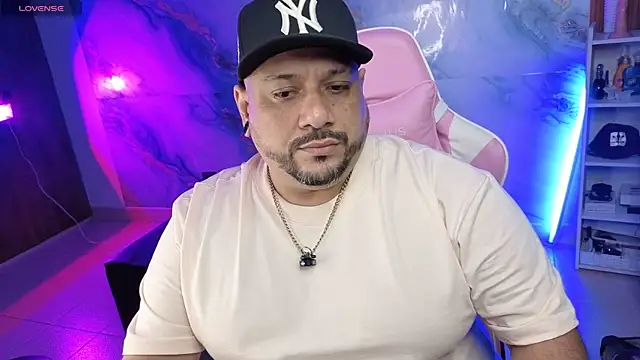 Snapshot of jacoob_woods chatting on 04/22/26, 01:23 jacoob woods online show from 04/22/26, 01:23