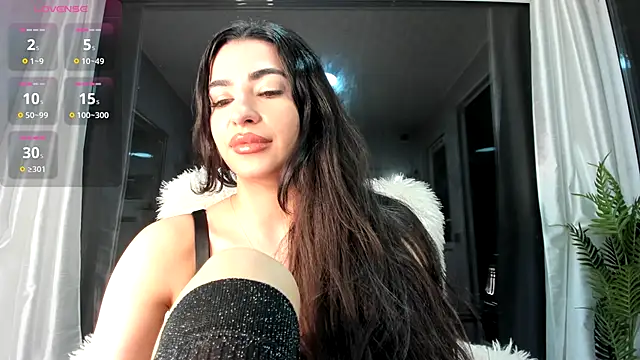 Snapshot of Naila18 chatting on 01/06/26, 08:13 Naila18 online show from 01/06/26, 08:13