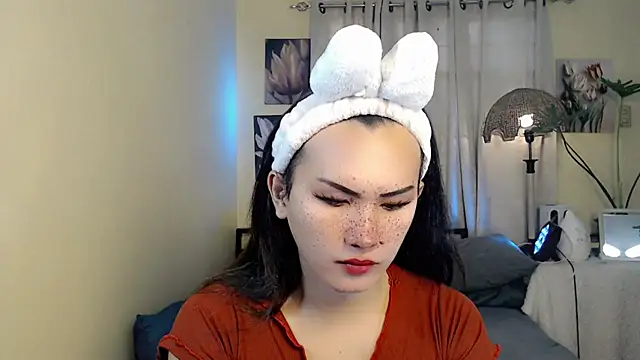 beatrice 21 online show from 11/03/25, 01:00