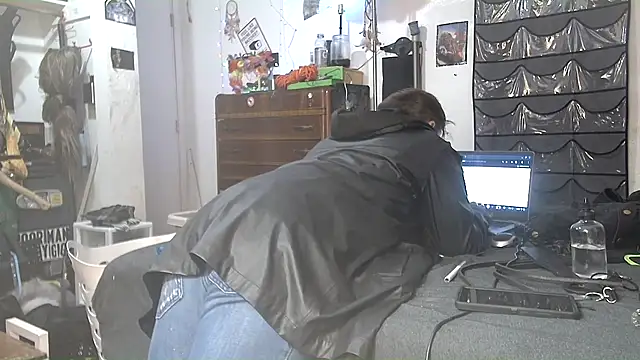 Snapshot of TheHellBilly chatting on 10/13/25, 01:29 TheHellBilly online show from 10/13/25, 01:29