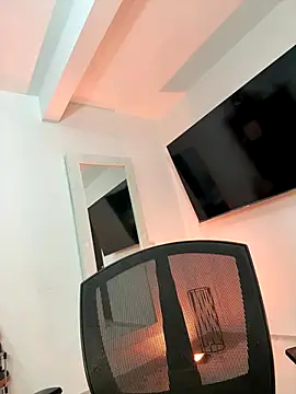 kem hott online show from 09/17/25, 05:42