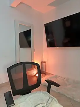 kem hott online show from 10/20/25, 05:31