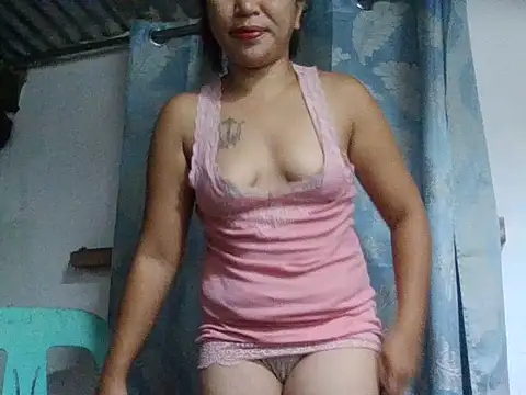 Snapshot of h0ney_lips chatting on 09/25/25, 11:44 h0ney lips online show from 09/25/25, 11:44