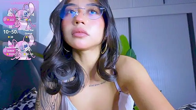 Mia Tin online show from 11/21/25, 01:21