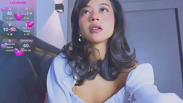 Mia Tin online show from 10/22/25, 04:06