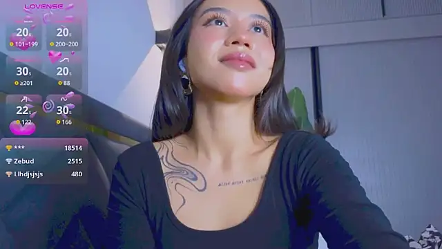 Mia Tin online show from 11/11/25, 02:45