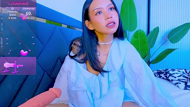 Mia Tin online show from 04/20/26, 08:28