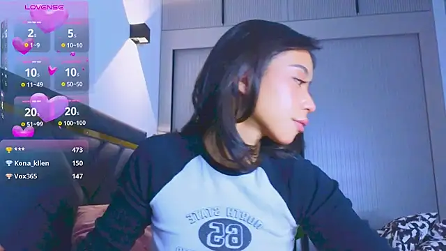 Mia Tin online show from 10/17/25, 03:14