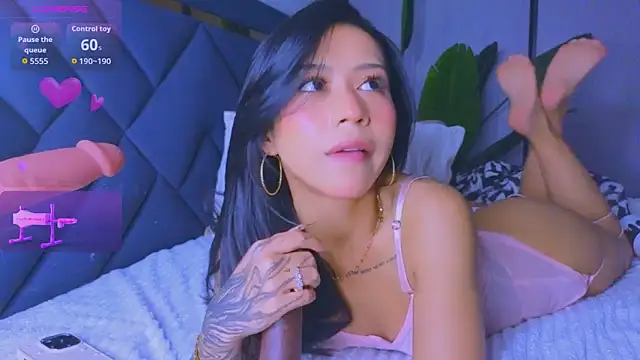 Mia Tin online show from 03/19/26, 06:08