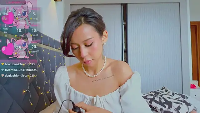 Mia Tin online show from 03/10/25, 06:38