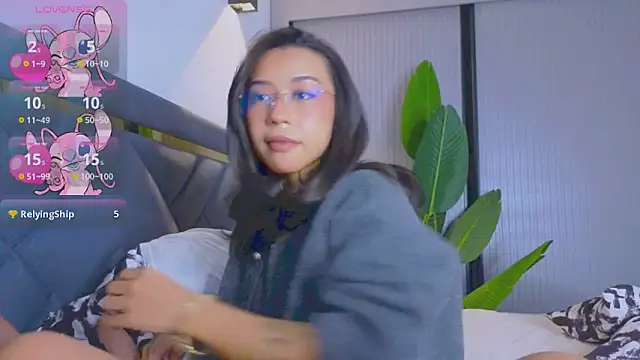 Mia Tin online show from 11/14/25, 04:43