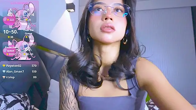 Mia Tin online show from 11/19/25, 03:34