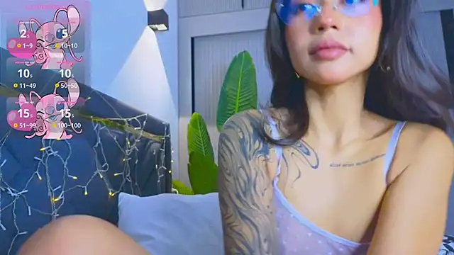 Mia Tin online show from 12/02/25, 02:52