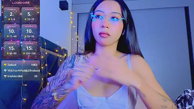 Mia Tin online show from 12/21/25, 08:09