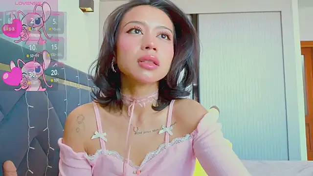 Mia Tin online show from 03/21/25, 05:43