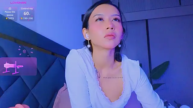 Mia Tin online show from 03/15/26, 04:47