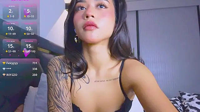 Mia Tin online show from 10/30/25, 04:15