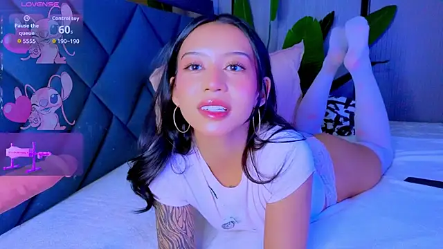 Mia Tin online show from 04/10/26, 10:17