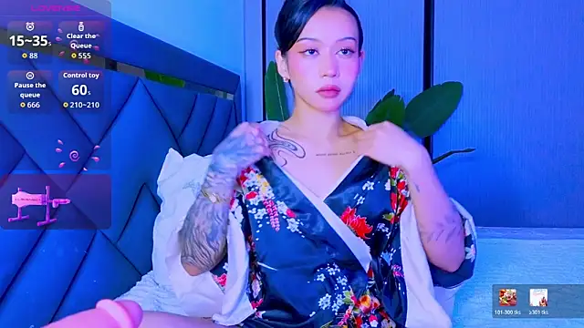 Mia Tin online show from 04/25/26, 05:43
