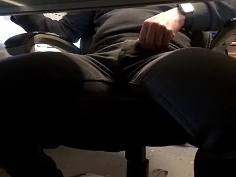 Snapshot of keks788 chatting on 02/19/25, 02:33 keks788 online show from 02/19/25, 02:33