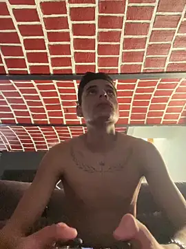 Snapshot of brianor89 chatting on 09/27/25, 09:54 brianor89 online show from 09/27/25, 09:54