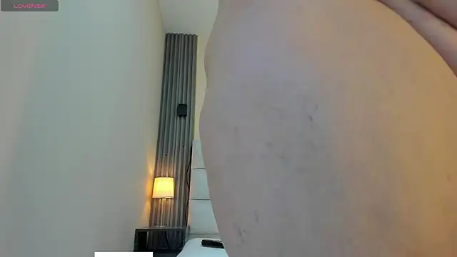 EYMI TOMSOM online show from 12/05/25, 10:36