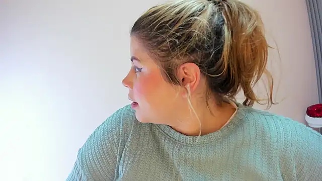 EYMI TOMSOM online show from 12/20/25, 10:40