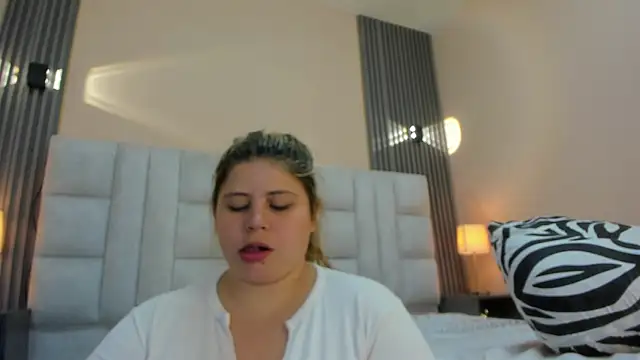 EYMI TOMSOM online show from 12/03/25, 10:36