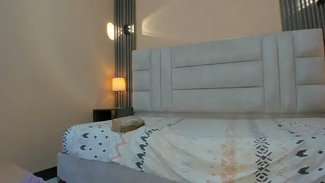 EYMI TOMSOM online show from 11/09/25, 10:41