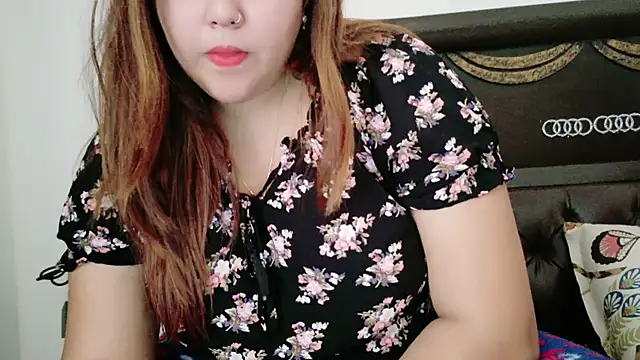 Snapshot of Alisha__Arora chatting on 02/22/25, 09:34 Alisha Arora online show from 02/22/25, 09:34