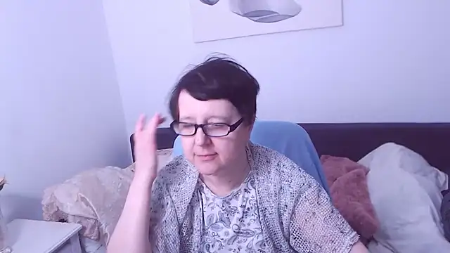 ChristaRose online show from 11/30/25, 03:35