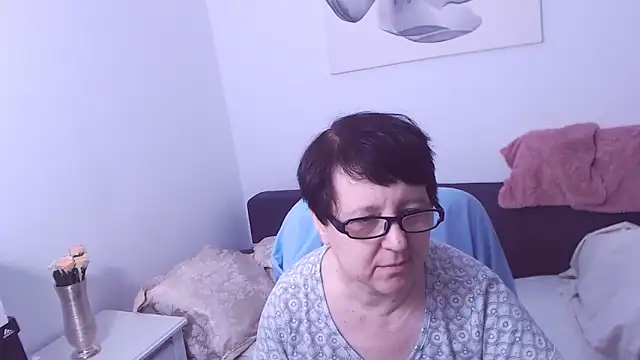 ChristaRose online show from 11/26/25, 07:36