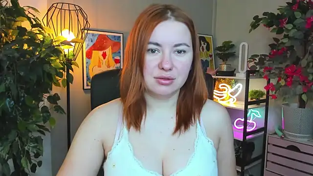 Snapshot of LAYLAxSTAR chatting on 12/16/25, 07:34 LAYLAxSTAR online show from 12/16/25, 07:34