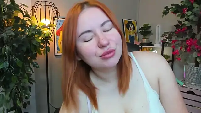 Snapshot of LAYLAxSTAR chatting on 11/07/25, 07:35 LAYLAxSTAR online show from 11/07/25, 07:35