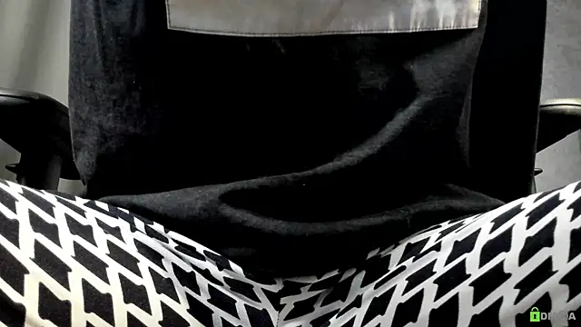 Courtney Luv online show from 10/25/25, 11:42