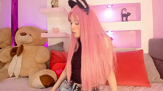 Snapshot of _liathompsom09 chatting on 12/15/25, 08:36 liathompsom09 online show from 12/15/25, 08:36