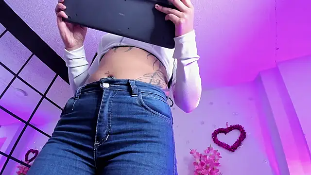 Snapshot of _liathompsom09 chatting on 02/25/25, 04:57 liathompsom09 online show from 02/25/25, 04:57