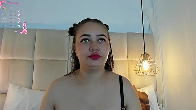 Snapshot of AnaisClark chatting on 02/13/25, 11:28 AnaisClark online show from 02/13/25, 11:28