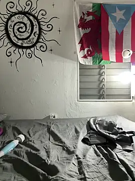 Snapshot of poppergirl69 chatting on 12/24/24, 03:49 poppergirl69 online show from 12/24/24, 03:49