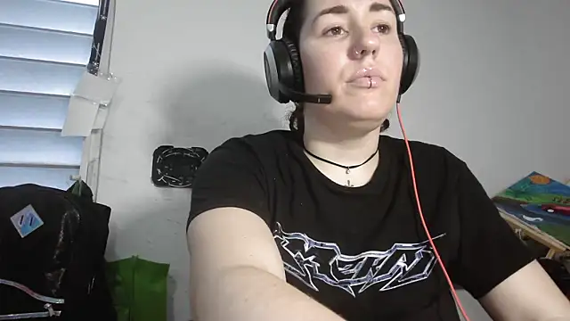 Snapshot of poppergirl69 chatting on 12/14/24, 09:02 poppergirl69 online show from 12/14/24, 09:02