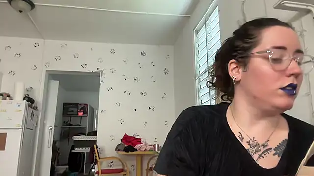 Snapshot of poppergirl69 chatting on 09/16/25, 07:15 poppergirl69 online show from 09/16/25, 07:15