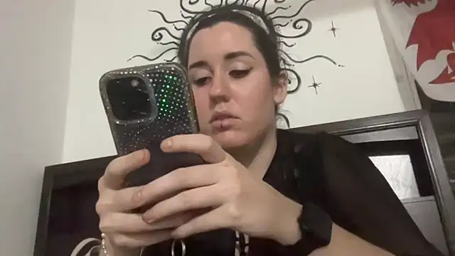 Snapshot of poppergirl69 chatting on 09/12/25, 12:22 poppergirl69 online show from 09/12/25, 12:22