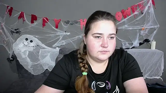 Snapshot of XX_Daniella_XX chatting on 10/16/25, 06:32 XX Daniella XX online show from 10/16/25, 06:32