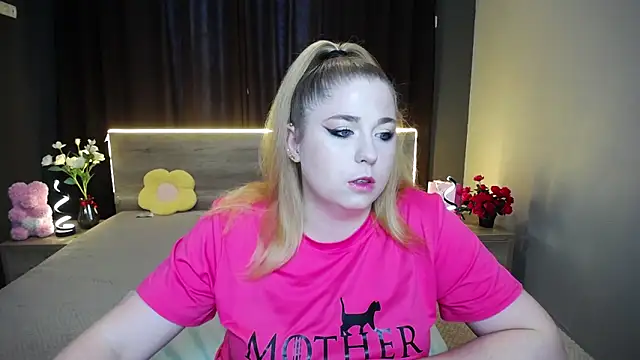 Snapshot of JessikaDaniel chatting on 11/18/25, 07:33 JessikaDaniel online show from 11/18/25, 07:33